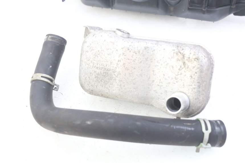 photo de COMPRESSOR PEUGEOT SATELIS COMPRESSOR K15 125 (2006 - 2009) - Estado de la superficie y material