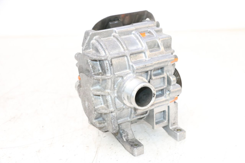 photo de COMPRESSOR PEUGEOT SATELIS COMPRESSOR K15 125 (2006 - 2009) - Detalles de los puntos de fijación