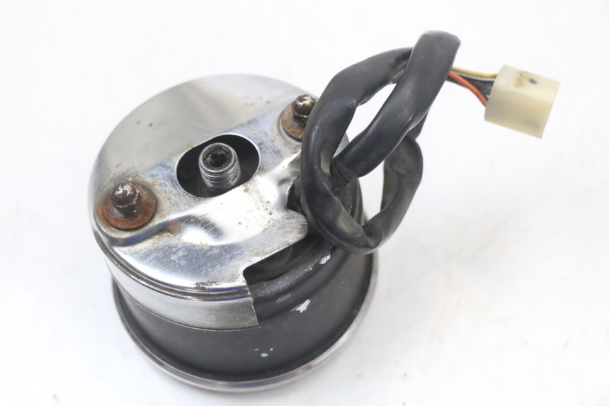 photo de TACOMETRO  SUZUKI GN 125 (1997 - 2000) - Primer plano técnico