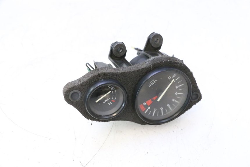 photo de TACOMETRO  HONDA XRV AFRICA TWIN 750 (1990 - 1992) - Detalles de los puntos de fijación