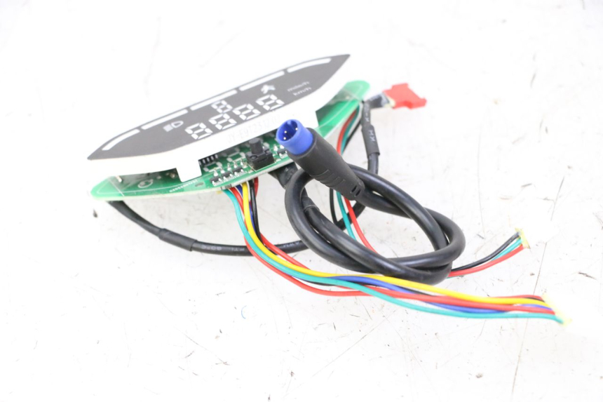 photo de CUENTA KILóMETROS URBANGLIDE 100XS 1 - Características distintivas