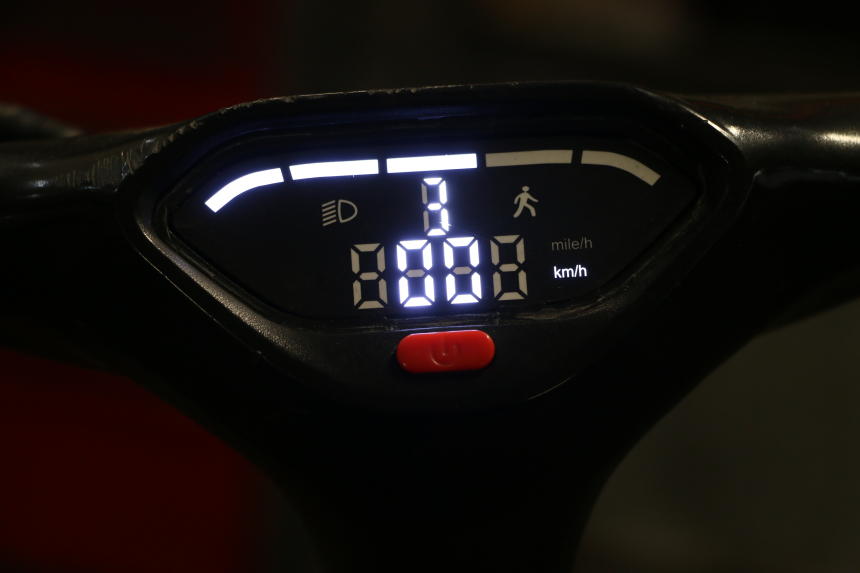 photo de CUENTA KILóMETROS URBANGLIDE 100XS 1 - Zoom estado de uso