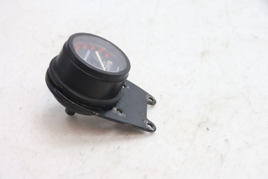 photo de VELOCIMETRO PEUGEOT 103 SPX CLIP 50 (1989 - 1992) - Zoom estado de uso