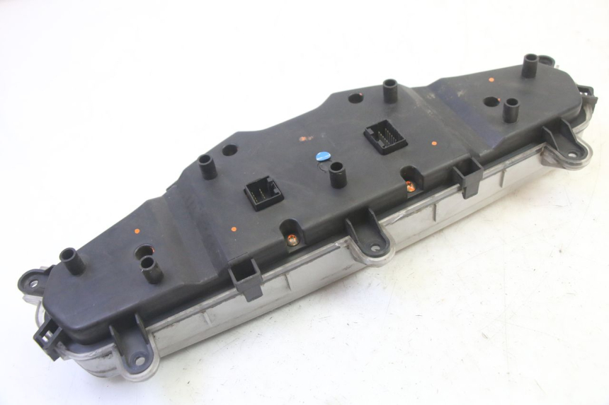 photo de VELOCIMETRO QUADRO 4 4D 350 (2015 - 2018) - Características distintivas