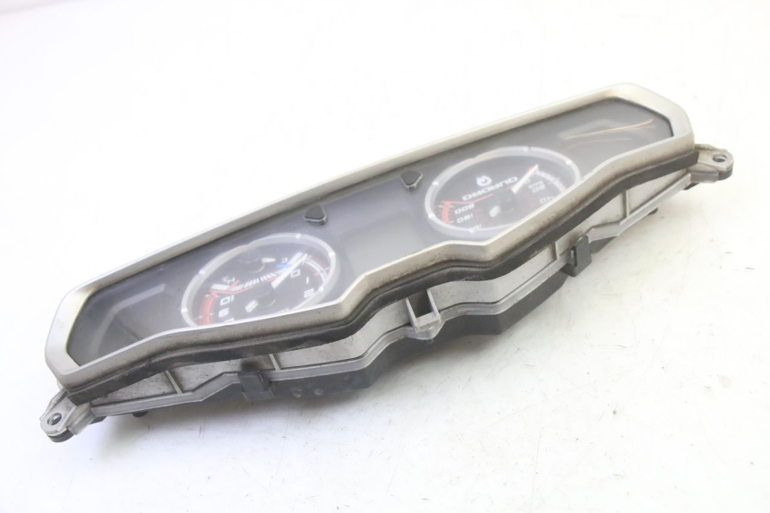 photo de VELOCIMETRO QUADRO 4 4D 350 (2015 - 2018) - Estado de la superficie y material