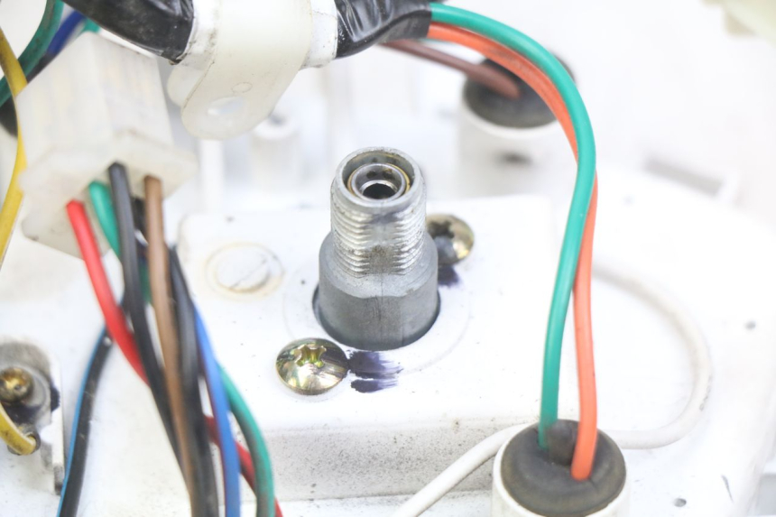 photo de CUENTA KILÓMETROS KYMCO AGILITY 16+ 4T 50 (2018 - 2023) - Primer plano técnico