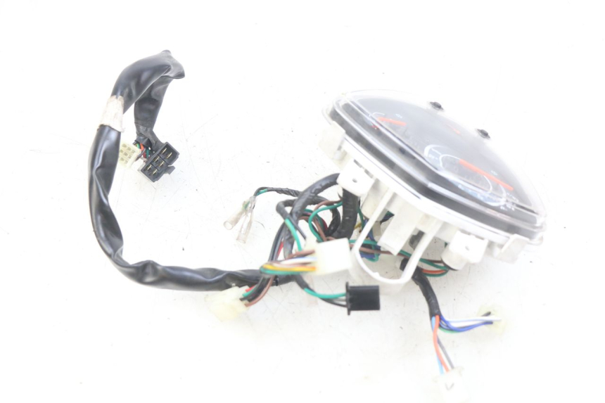 photo de CUENTA KILÓMETROS KYMCO AGILITY 16+ 4T 50 (2018 - 2023) - Estado de la superficie y material