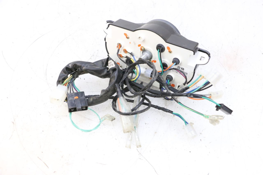 photo de CUENTA KILÓMETROS KYMCO AGILITY 4T 50 (2018 - 2022) - Detalles de los puntos de fijación