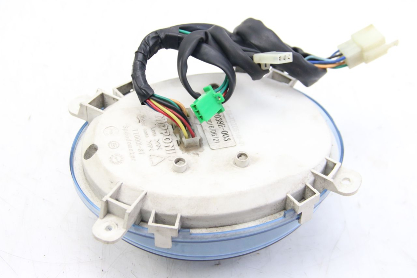 photo de CUENTA KILÓMETROS ECCITY ARTELEC 670 1 (2013 - 2017) - Detalles de los puntos de fijación