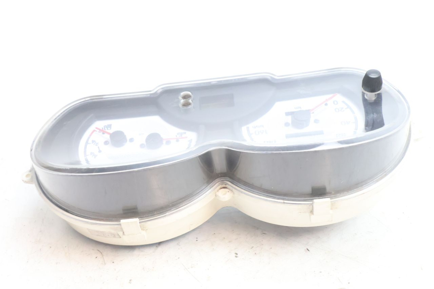 photo de VELOCIMETRO APRILIA ATLANTIC S 125 (2010 - 2013) - Detalles de los puntos de fijación