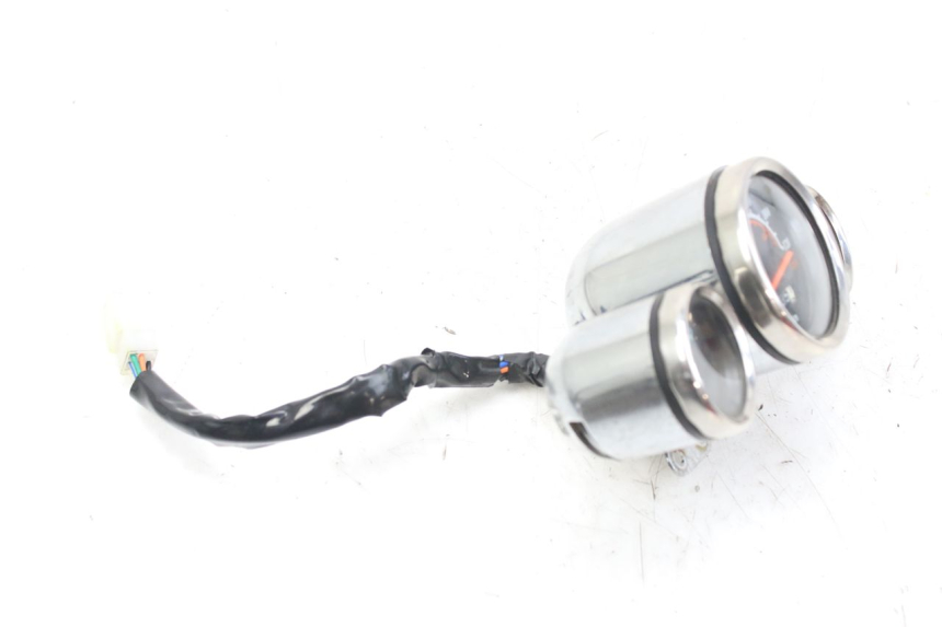 photo de CUENTA KILÓMETROS WILDLANDER BISCUIT 125 (2004 - 2010) - Primer plano técnico