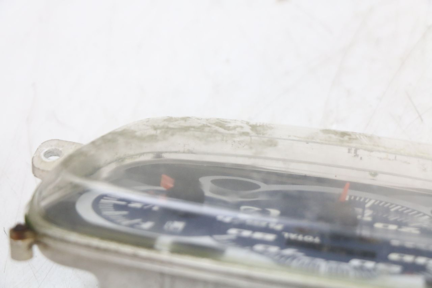 photo de CUENTA KILÓMETROS MBK BOOSTER SPIRIT 50 (2004 - 2017) - Detalles de los puntos de fijación