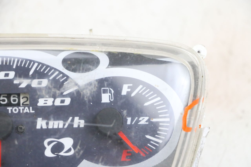 photo de CUENTA KILÓMETROS MBK BOOSTER SPIRIT 50 (2004 - 2017) - Enfoque en la estructura