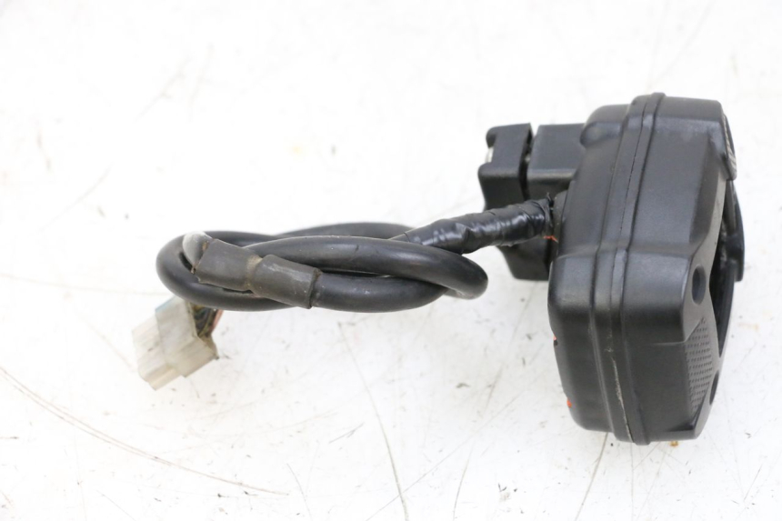 photo de VELOCIMETRO MBK BOOSTER SPIRIT NAKED 50 (2004 - 2017) - Estado de la superficie y material