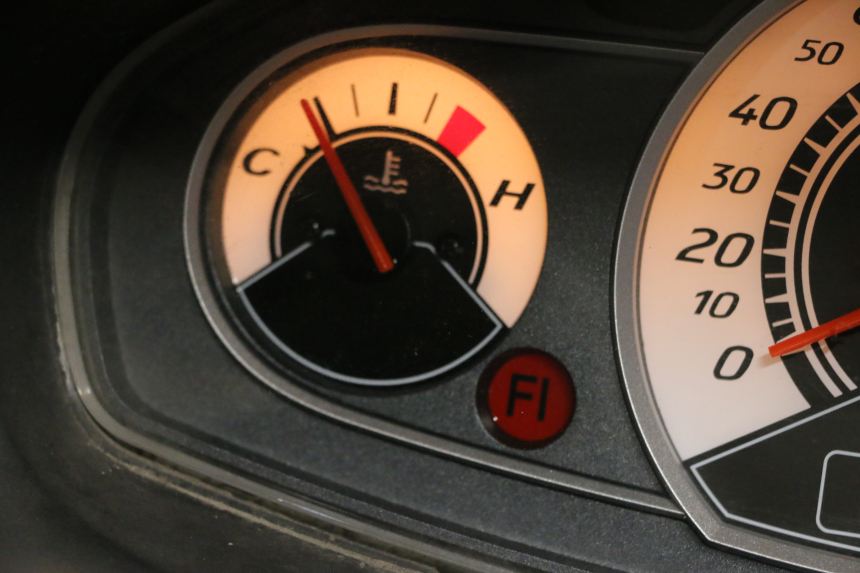 photo de CUENTA KILÓMETROS SUZUKI BURGMAN 125 (2007 - 2014) - Detalles de los puntos de fijación