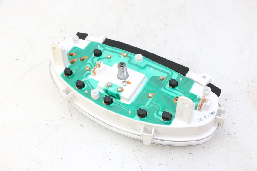 photo de CUENTA KILÓMETROS SUZUKI BURGMAN 125 (2007 - 2014) - Estado de la superficie y material