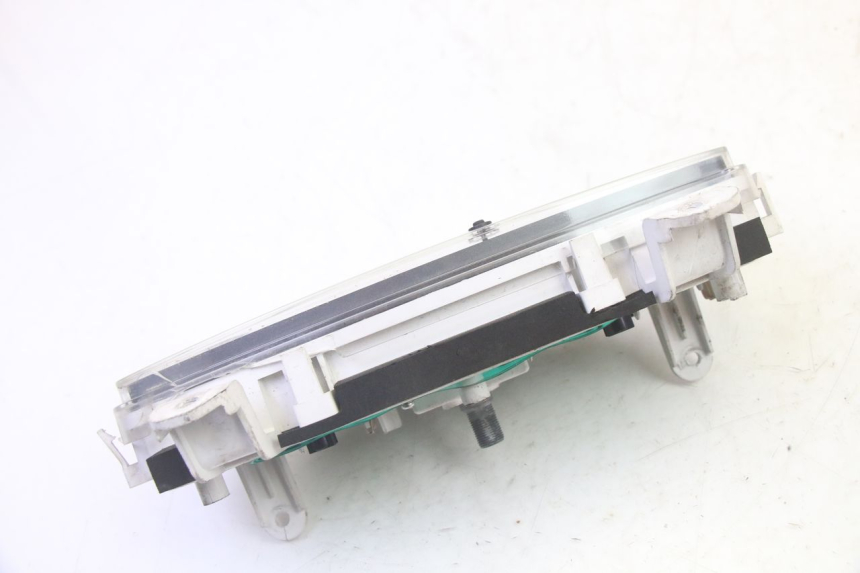 photo de CUENTA KILÓMETROS SUZUKI BURGMAN 125 (2007 - 2014) - Primer plano técnico