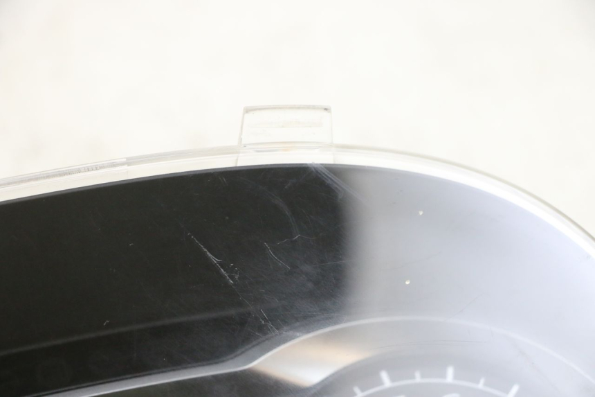 photo de VELOCIMETRO SUZUKI BURGMAN 650 (2013 - 2020) - Enfoque en la estructura