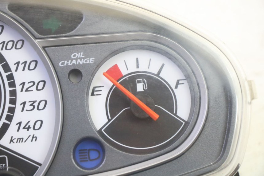 photo de CUENTA KILÓMETROS SUZUKI BURGMAN 125 (2007 - 2014) - Primer plano técnico