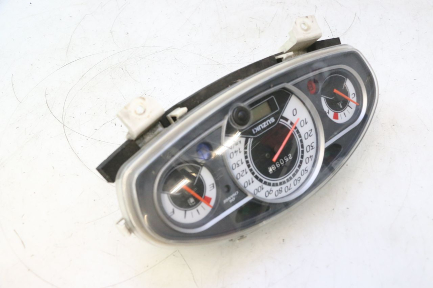 photo de CUENTA KILÓMETROS SUZUKI BURGMAN 125 (2007 - 2014) - Zoom sobre los componentes