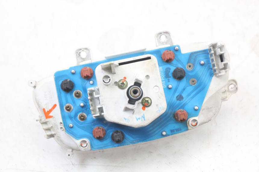 photo de VELOCIMETRO YAMAHA BW'S 50 (2004 - 2017) - Detalles de los puntos de fijación