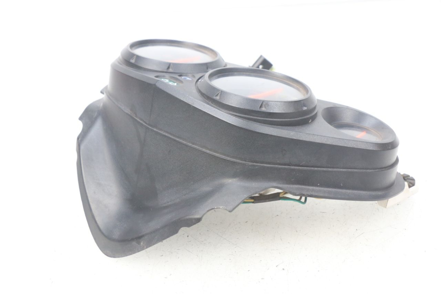 photo de VELOCIMETRO HONDA CBR R 125 (2003 - 2006) - Detalles de los puntos de fijación