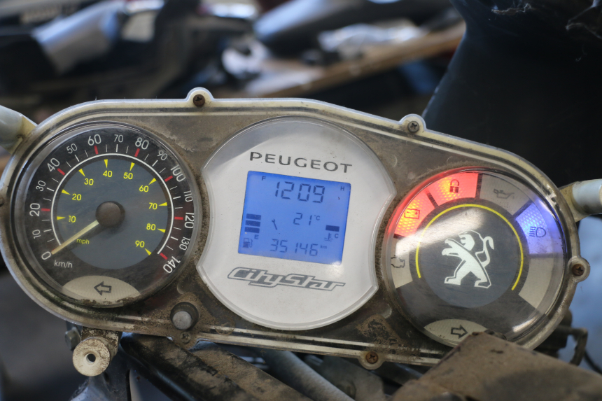 photo de CUENTA KILÓMETROS PEUGEOT CITYSTAR 125 (2011 - 2017) - Detalle de la pieza