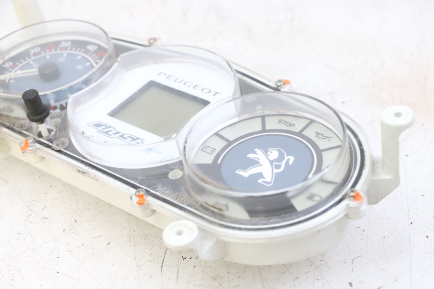 photo de CUENTA KILÓMETROS PEUGEOT CITYSTAR 50 (2013 - 2017) - Primer plano técnico