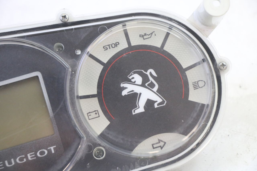 photo de CUENTA KILÓMETROS PEUGEOT CITYSTAR 50 (2013 - 2017) - Primer plano técnico