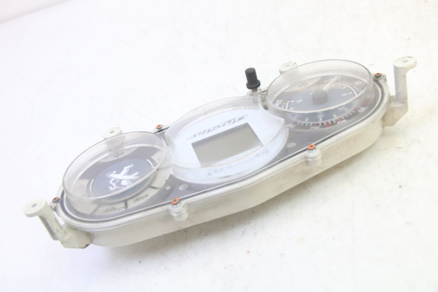 photo de CUENTA KILÓMETROS PEUGEOT CITYSTAR 50 (2013 - 2017) - Estado de la superficie y material