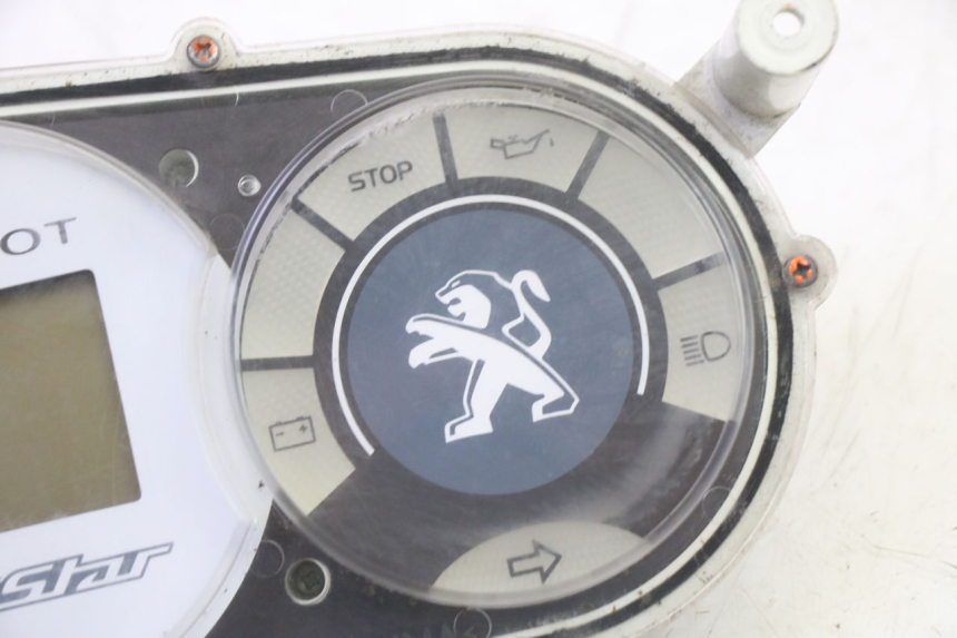 photo de CUENTA KILÓMETROS PEUGEOT CITYSTAR 50 (2013 - 2017) - Primer plano técnico