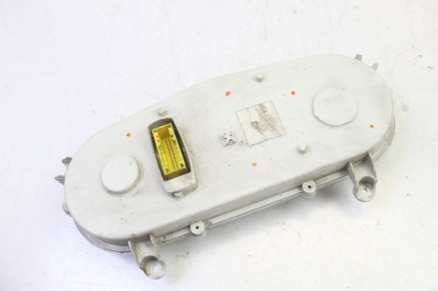 photo de CUENTA KILÓMETROS PEUGEOT CITYSTAR 50 (2013 - 2017) - Estado de la superficie y material