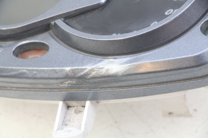 photo de VELOCIMETRO YAMAHA CYGNUS X INJECTION 125 (2007 - 2013) - Estado de la superficie y material