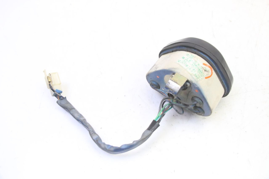 photo de VELOCIMETRO SKYTEAM DAX REPLICA 110 (2005 - 2015) - Detalles de los puntos de fijación