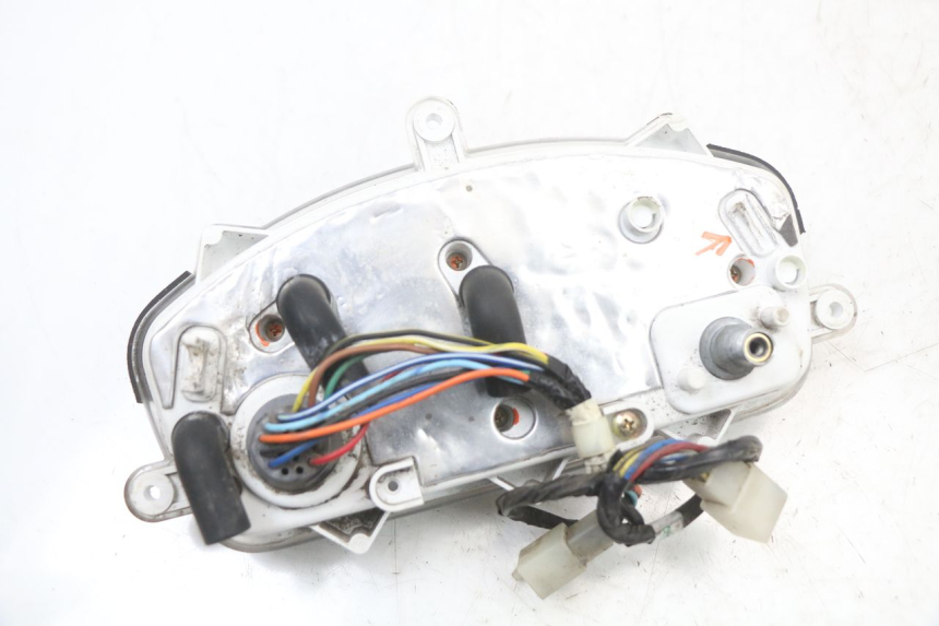 photo de CUENTA KILÓMETROS KYMCO DINK 4T 50 (2007 - 2018) - Detalles de los puntos de fijación