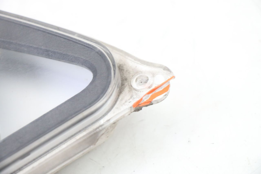 photo de CUENTA KILÓMETROS KYMCO DINK STREET 125 (2009 - 2014) - Estado de la superficie y material