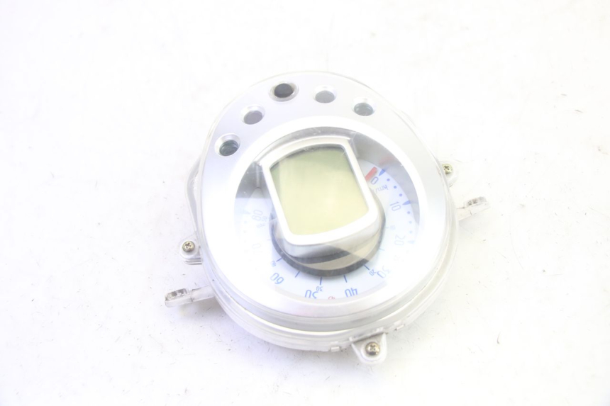 photo de CUENTA KILÓMETROS PEUGEOT DJANGO 4T 50 (2014 - 2019) - Primer plano técnico