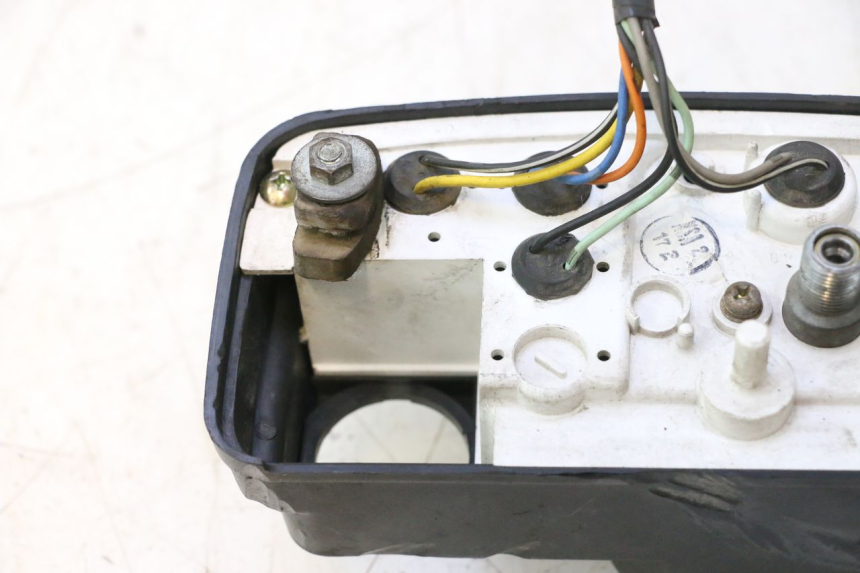 photo de VELOCIMETRO SUZUKI DR S 600 (1985 - 1989) - Estado de la superficie y material