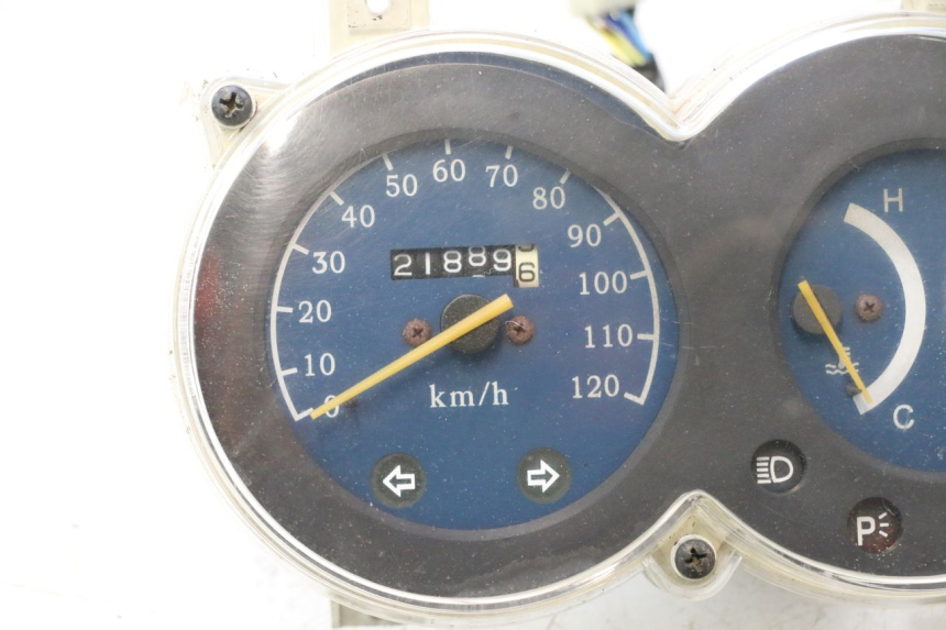 photo de VELOCIMETRO CF MOTO E-CHARM 125 (2005 - 2008) - Enfoque en la estructura