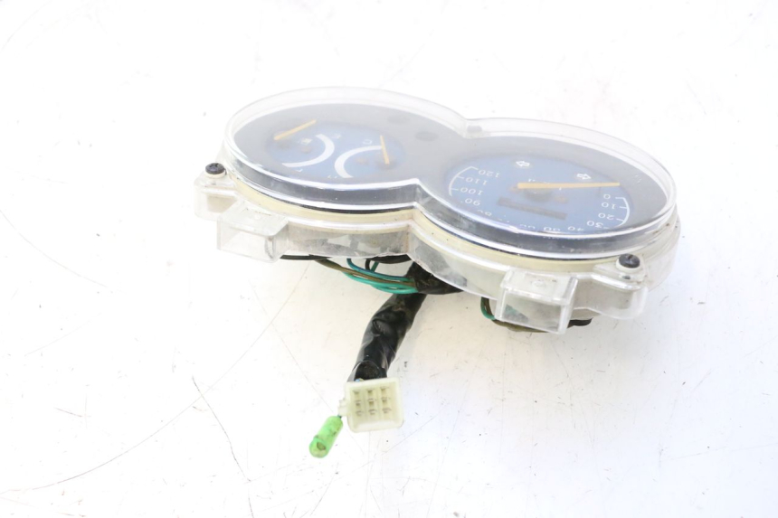 photo de VELOCIMETRO CF MOTO E-CHARM 125 (2005 - 2008) - Estado de la superficie y material