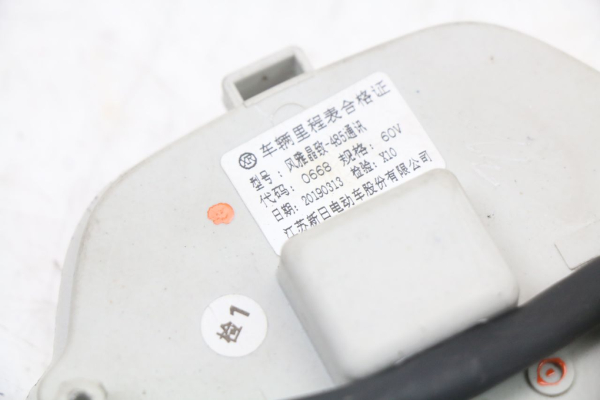 photo de VELOCIMETRO WAYSCRAL E-START 1 (2018 - 2022) - Estado de la superficie y material