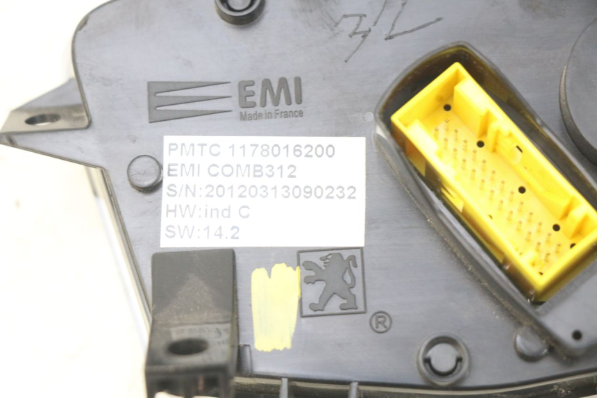 photo de VELOCIMETRO PEUGEOT E-VIVACITY 1 (2012 - 2018) - Zoom estado de uso