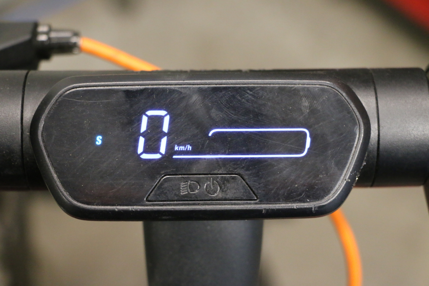 photo de CUENTA KILóMETROS SEGWAY NINEBOT E2 1 - Zoom estado de uso