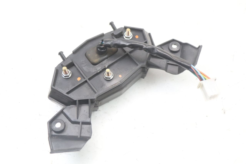 photo de VELOCIMETRO EBROH BRAVO GLE 1 (2020 - 2024) - Detalles de los puntos de fijación