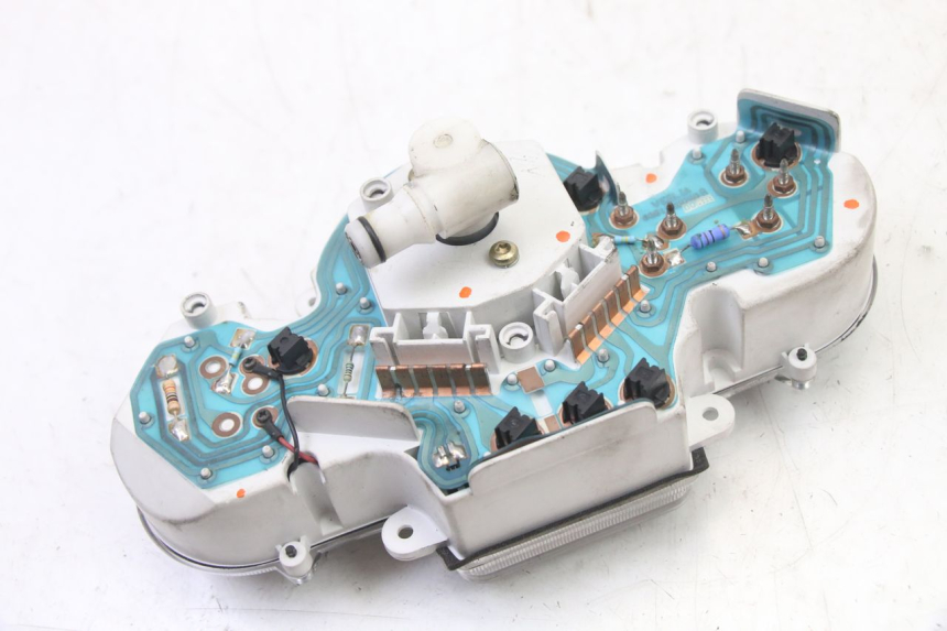 photo de VELOCIMETRO PEUGEOT ELYSEO 125 (1999 - 2004) - Detalles de los puntos de fijación