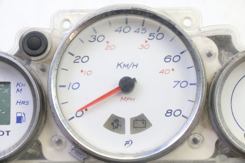 photo de CUENTA KILÓMETROS PEUGEOT ELYSTAR 50 (2002 - 2014) - Primer plano técnico