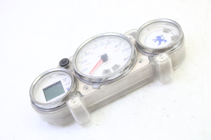 photo de CUENTA KILÓMETROS PEUGEOT ELYSTAR 50 (2002 - 2014) - Detalles de los puntos de fijación