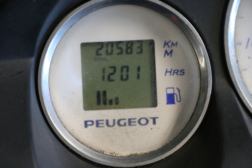 photo de CUENTA KILÓMETROS PEUGEOT ELYSTAR 50 (2002 - 2014) - Primer plano técnico