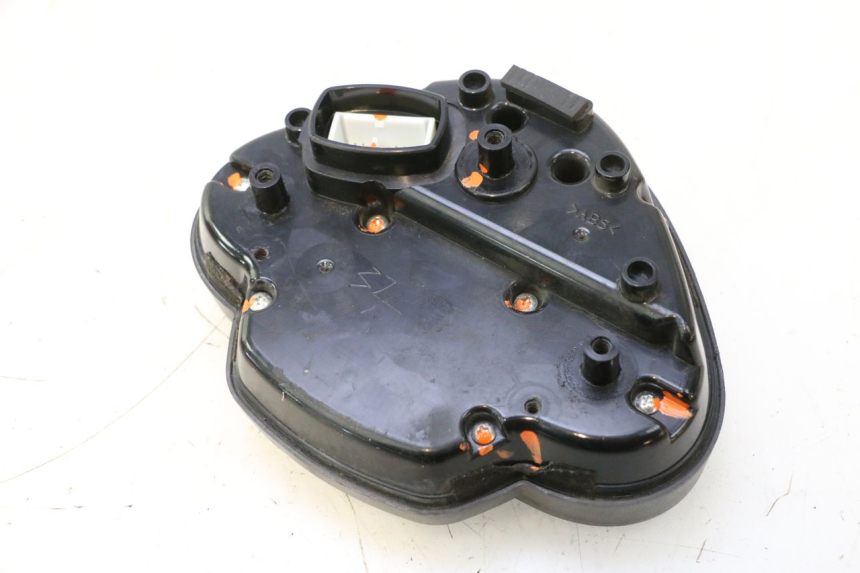 photo de VELOCIMETRO KAWASAKI ER-6 ER6 N 650 (2005 - 2009) - Detalles de los puntos de fijación