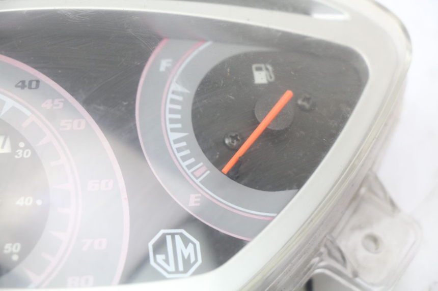 photo de CUENTA KILÓMETROS JM MOTORS EVOLIS 4T 50 (2018 - 2022) - Primer plano técnico